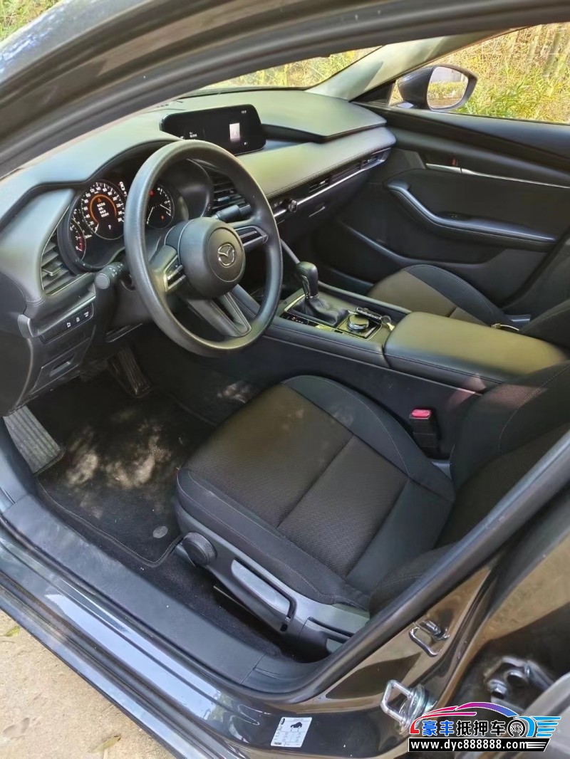 20年马自达昂克赛拉轿车抵押车出售