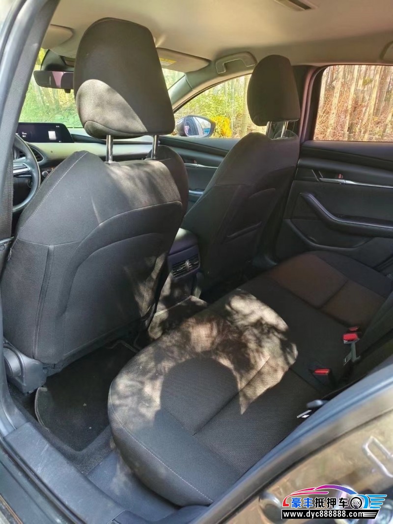 20年马自达昂克赛拉轿车抵押车出售