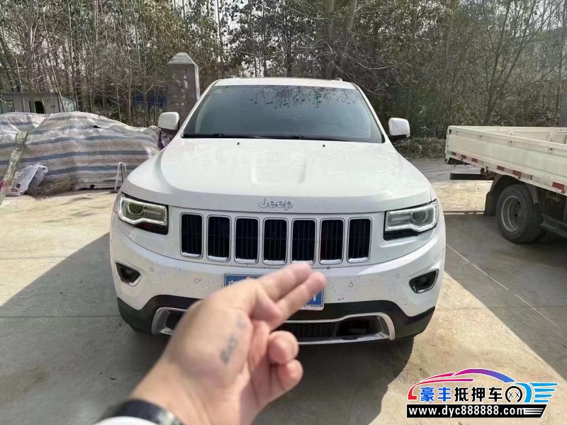 17年Jeep大切诺基轿车抵押车出售