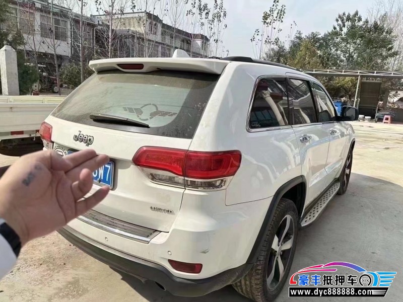 17年Jeep大切诺基轿车抵押车出售