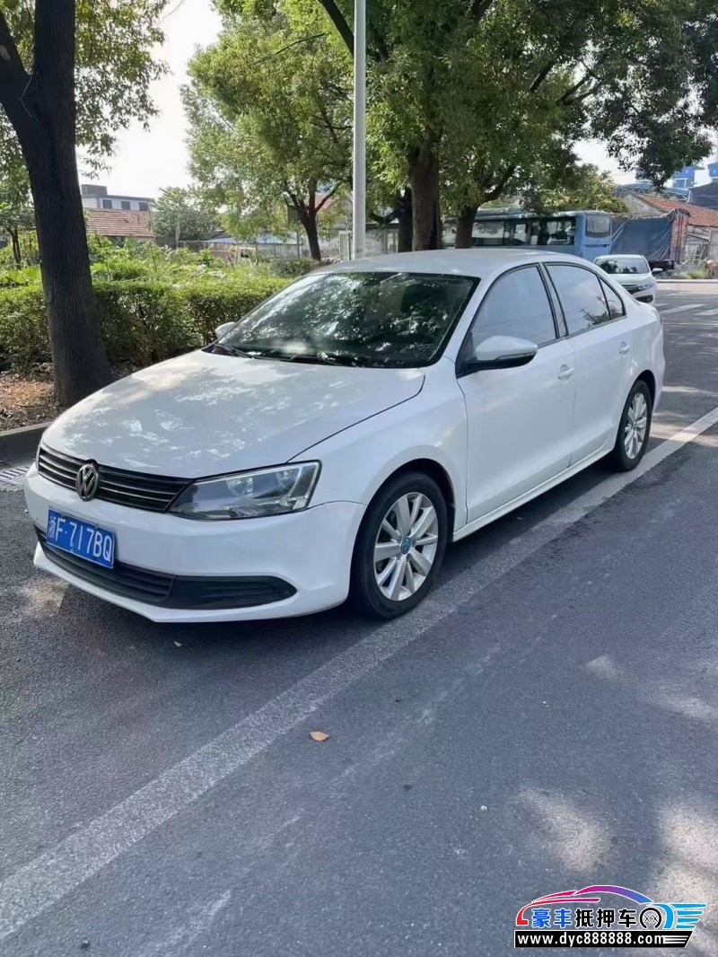 14年大众速腾轿车抵押车出售