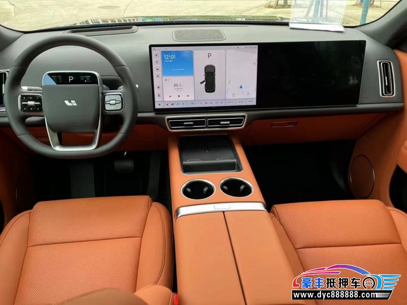 23年理想L8轿车抵押车出售