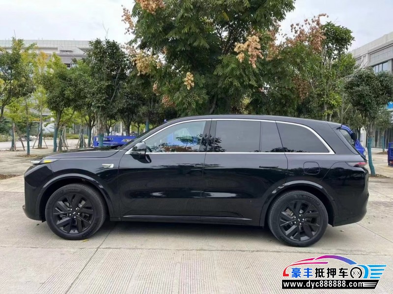 23年理想L8轿车抵押车出售