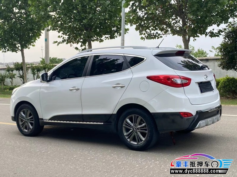 16年现代ix35轿车抵押车出售