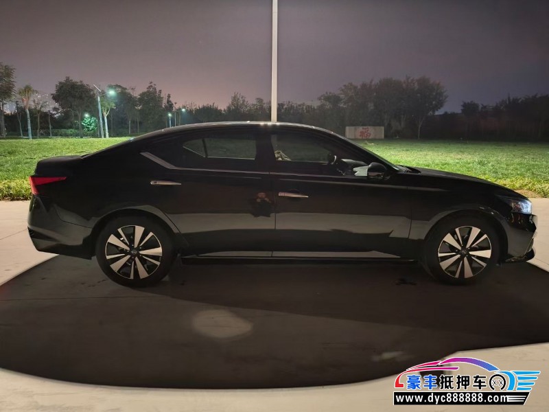 22年日产轩逸轿车抵押车出售