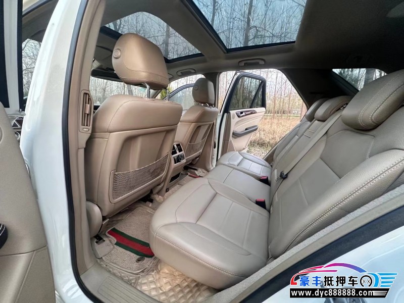 12年奔驰ML轿车抵押车出售