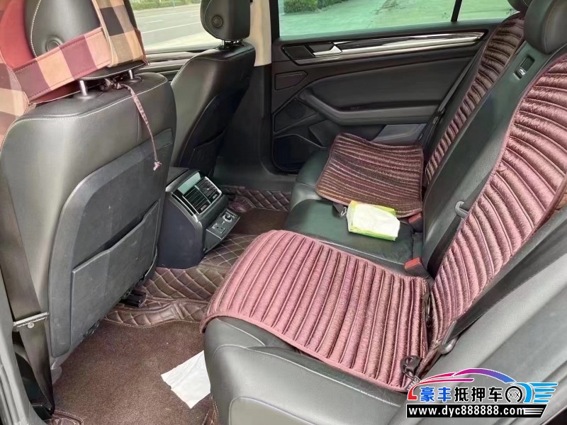 18年大众辉昂轿车抵押车出售