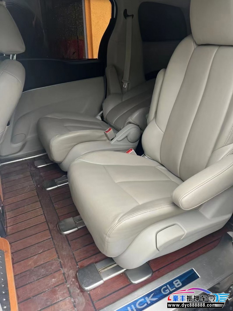 21年别克GL8MPV抵押车出售