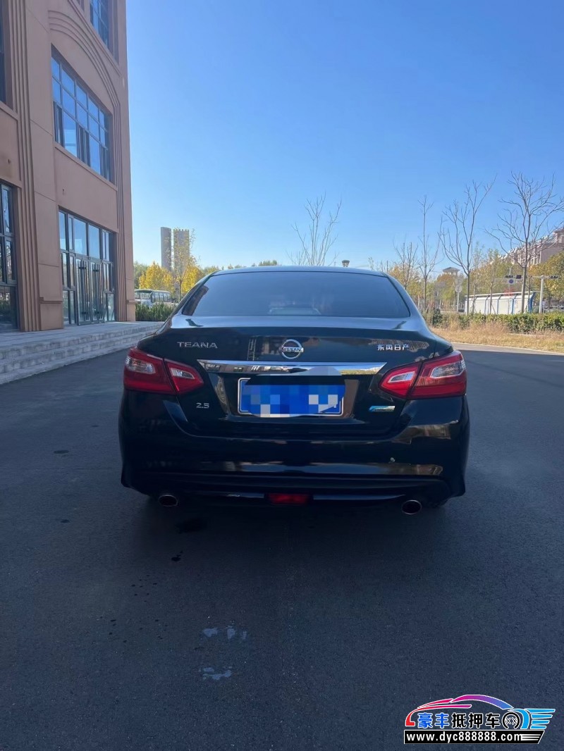 17年日产天籁轿车抵押车出售
