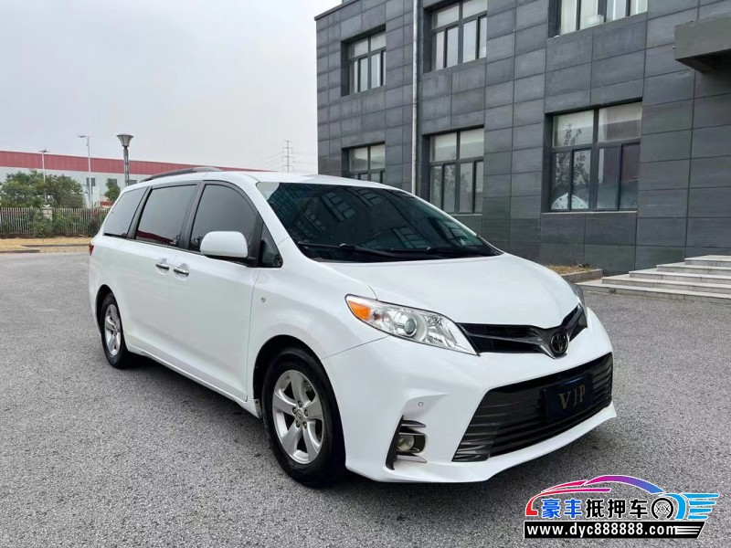 17年丰田塞纳轿车抵押车出售