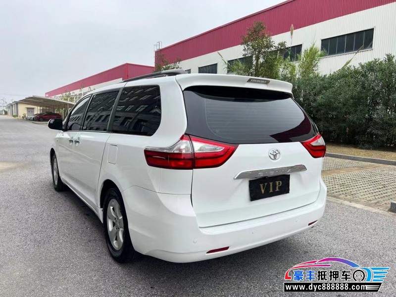 17年丰田塞纳轿车抵押车出售