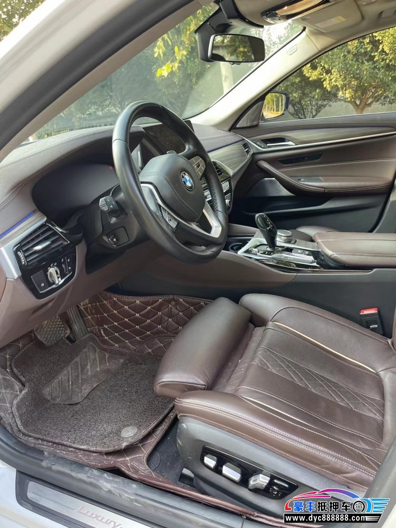 20年宝马5系轿车抵押车出售