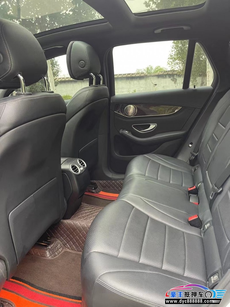 18年奔驰GLC轿车抵押车出售