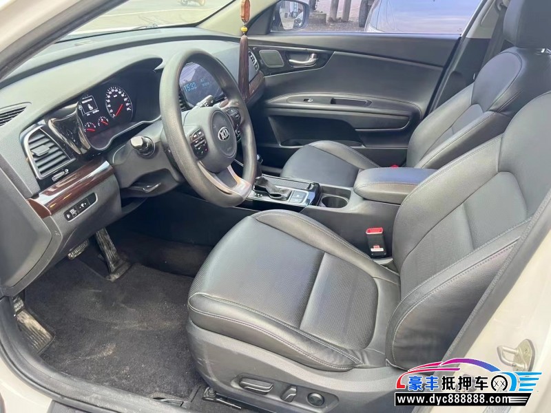 17年起亚K4轿车抵押车出售