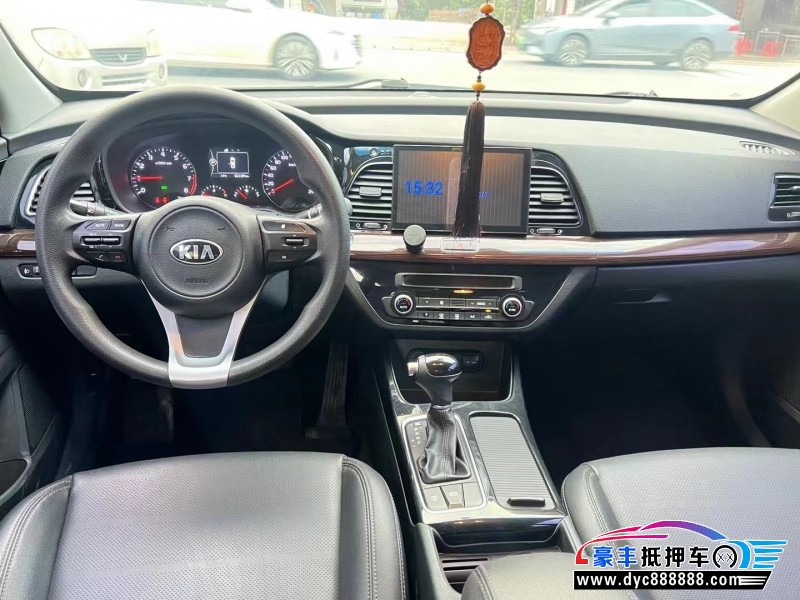 17年起亚K4轿车抵押车出售