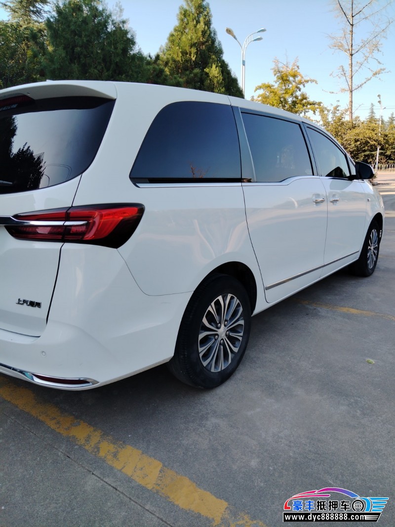 22年别克GL8轿车抵押车出售