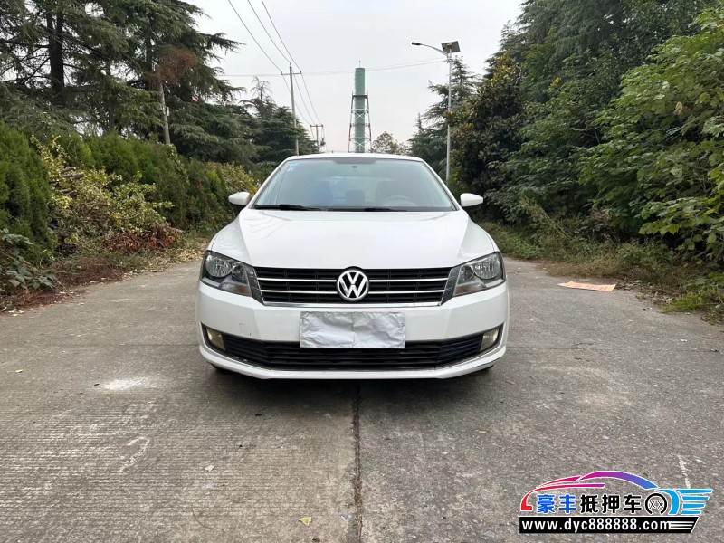 14年大众朗行轿车抵押车出售