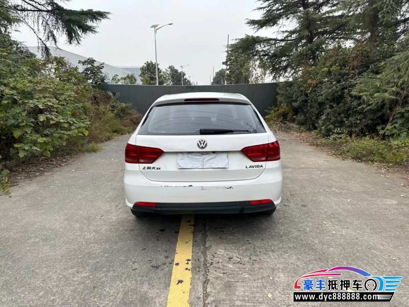 14年大众朗行轿车抵押车出售