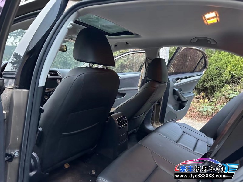 18年大众速腾轿车抵押车出售