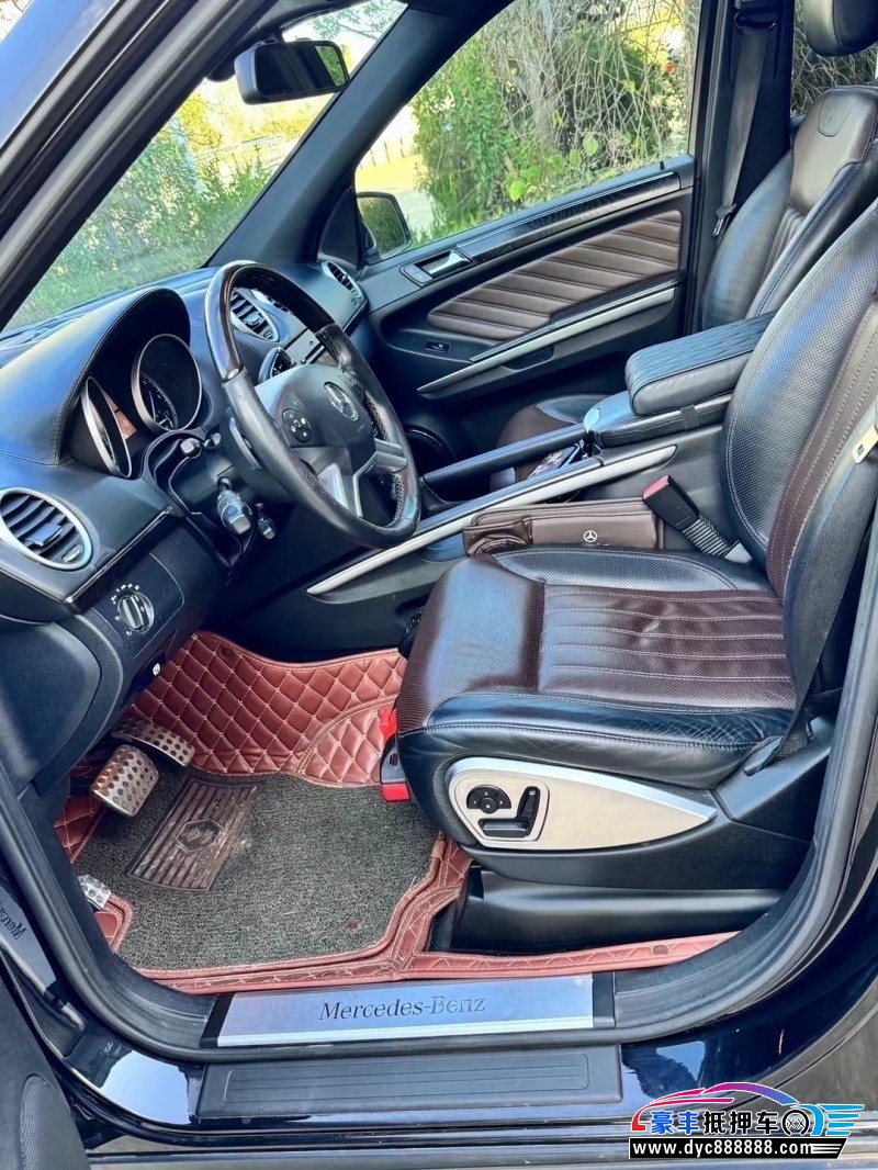 13年奔驰GL轿车抵押车出售