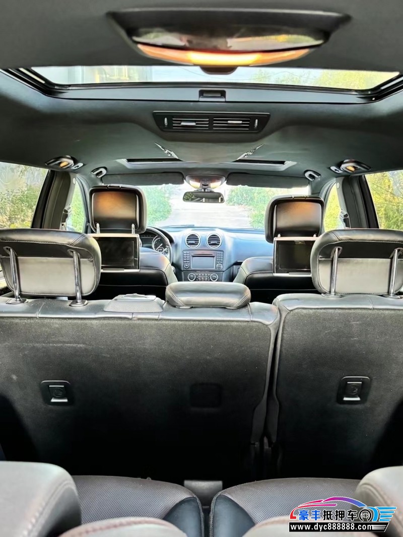 13年奔驰GL轿车抵押车出售