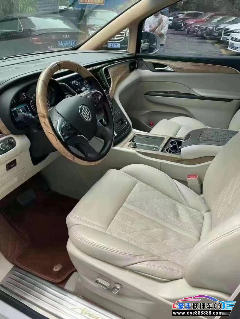 20年别克GL8轿车抵押车出售