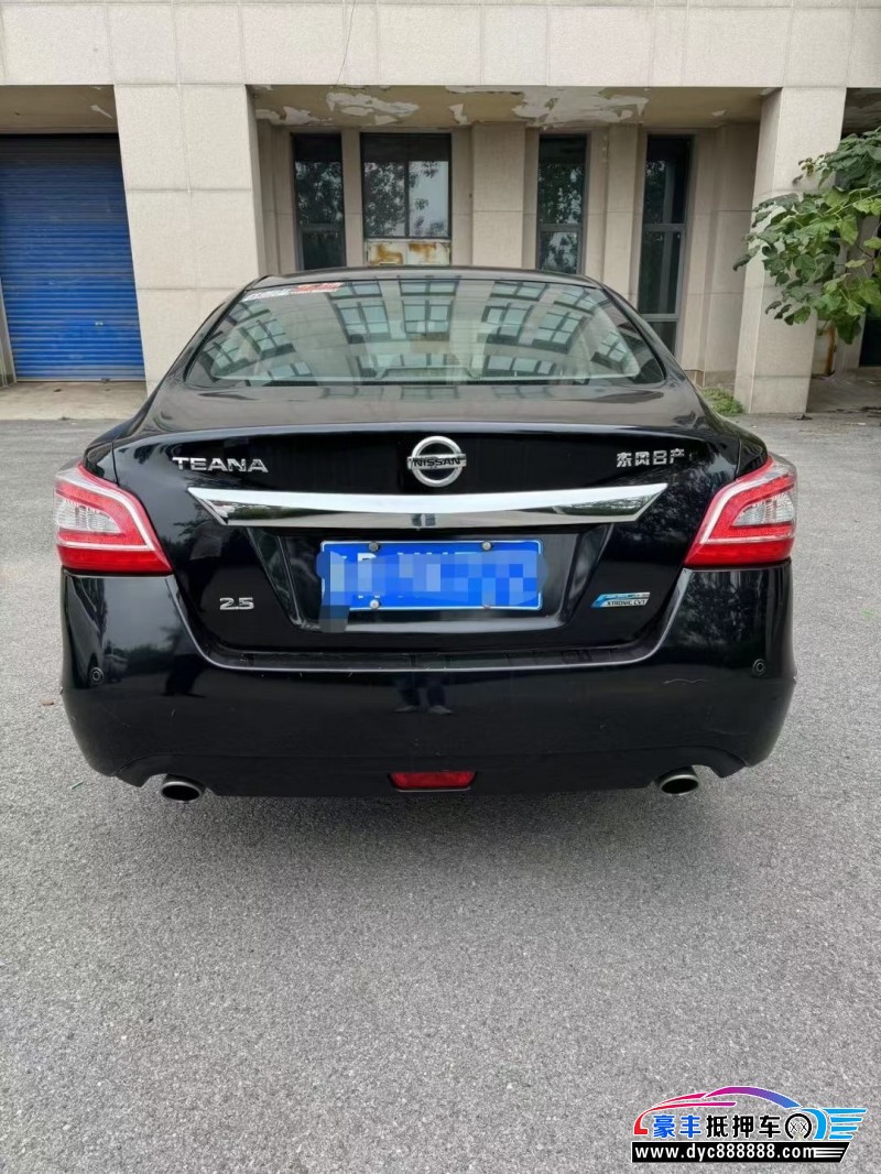 14年日产天籁轿车抵押车出售