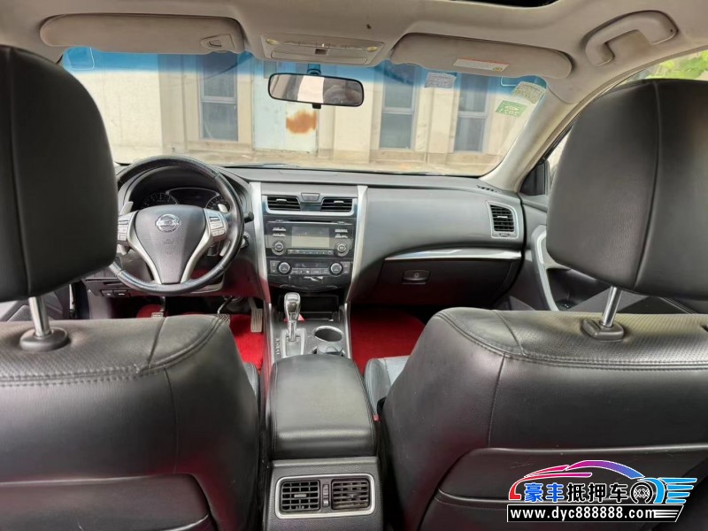 14年日产天籁轿车抵押车出售