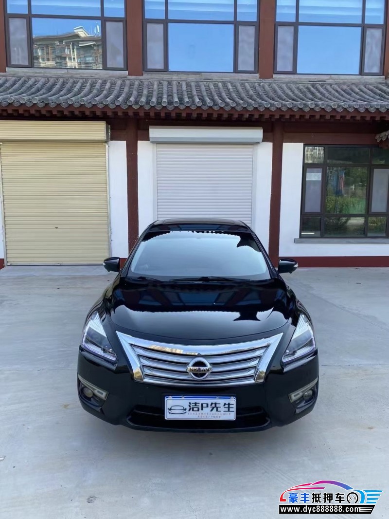 14年日产天籁轿车抵押车出售