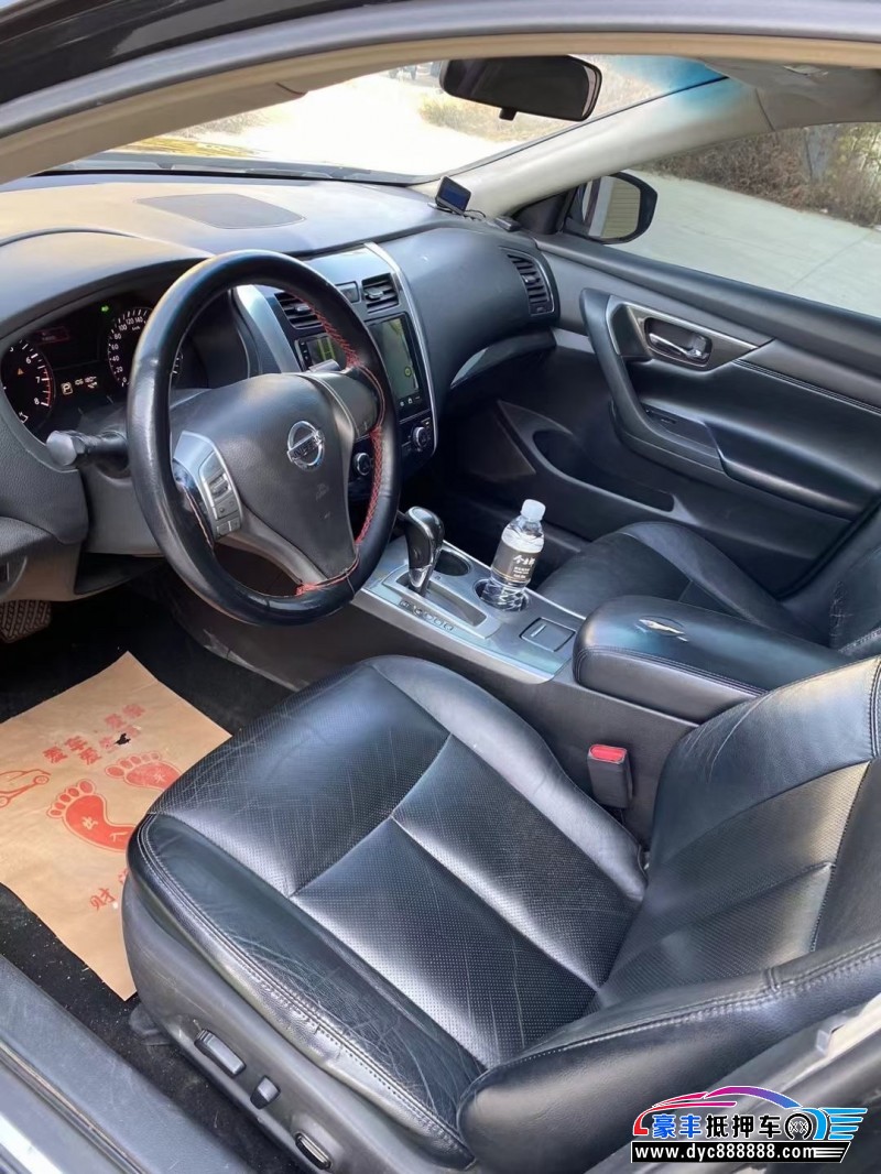 14年日产天籁轿车抵押车出售