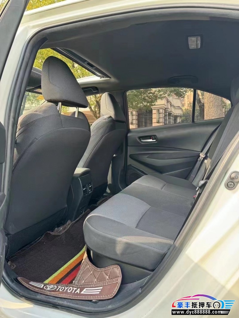 21年丰田雷凌轿车抵押车出售