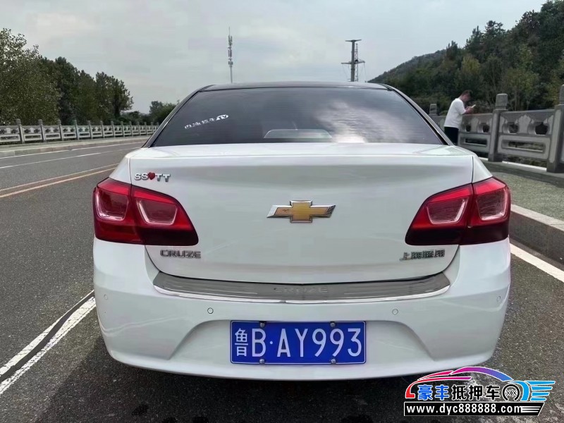 15年雪佛兰科鲁兹轿车抵押车出售