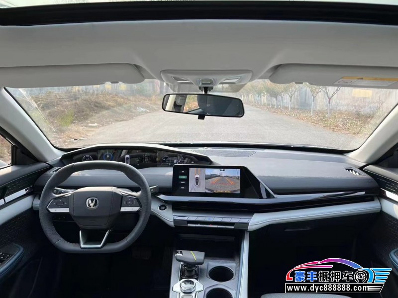 23年长安长安UNI轿车抵押车出售