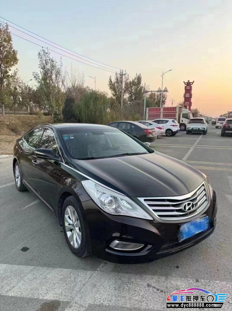 15年现代雅尊轿车抵押车出售