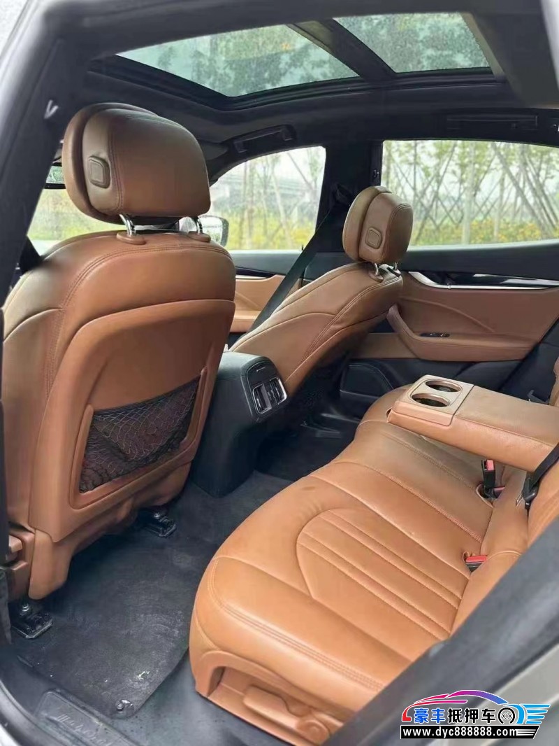 18年玛莎拉蒂莱万特轿车抵押车出售