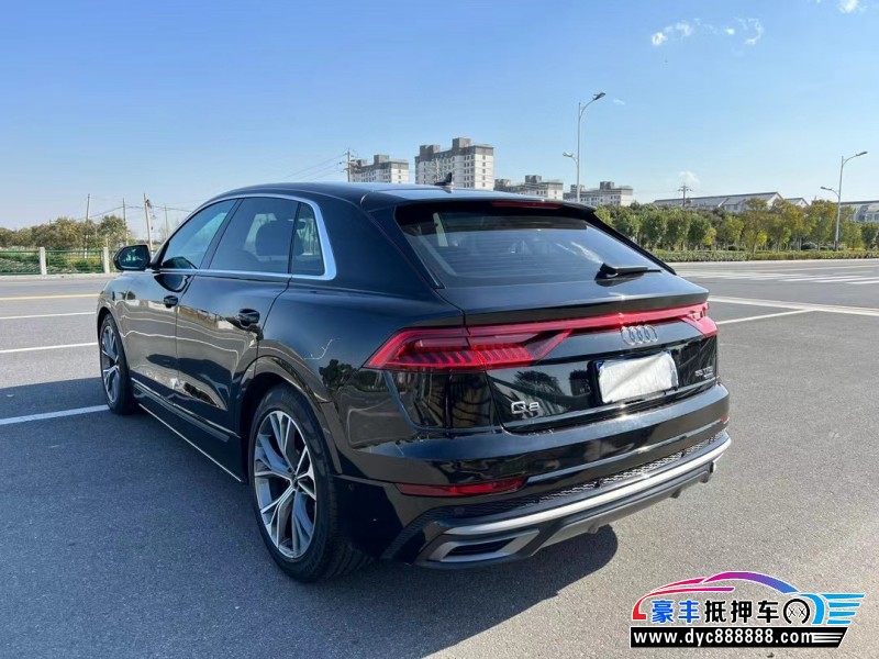 23年奥迪Q8轿车抵押车出售