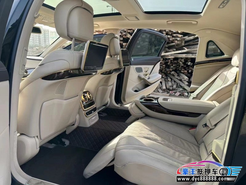 17年奔驰迈巴赫S级轿车抵押车出售