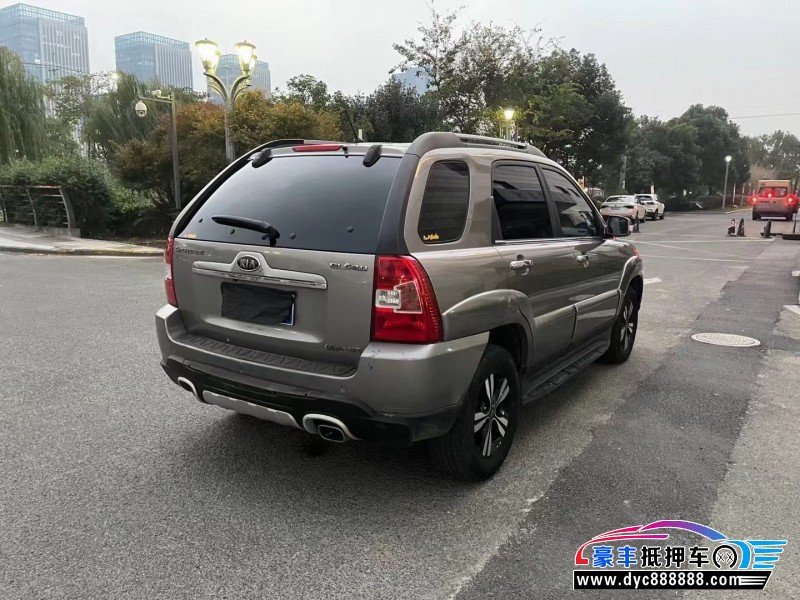 12年起亚狮跑轿车抵押车出售