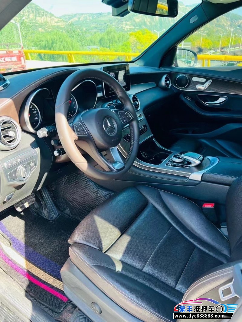 18年奔驰GLC轿车抵押车出售