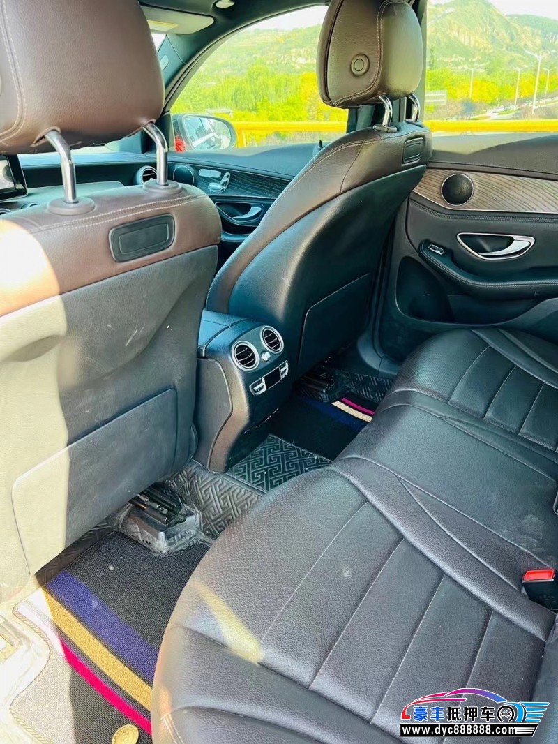 18年奔驰GLC轿车抵押车出售