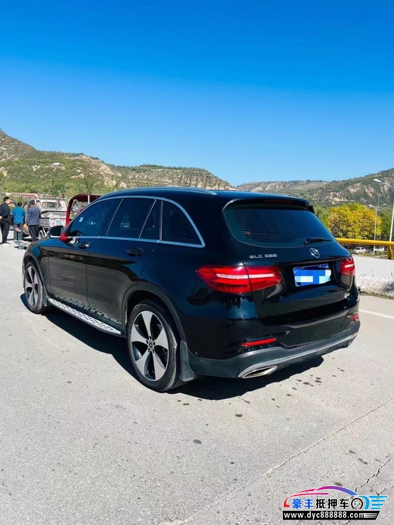 18年奔驰GLC轿车抵押车出售