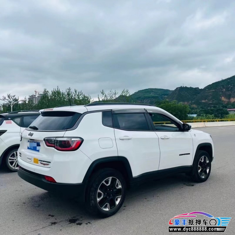 17年Jeep指南者轿车抵押车出售