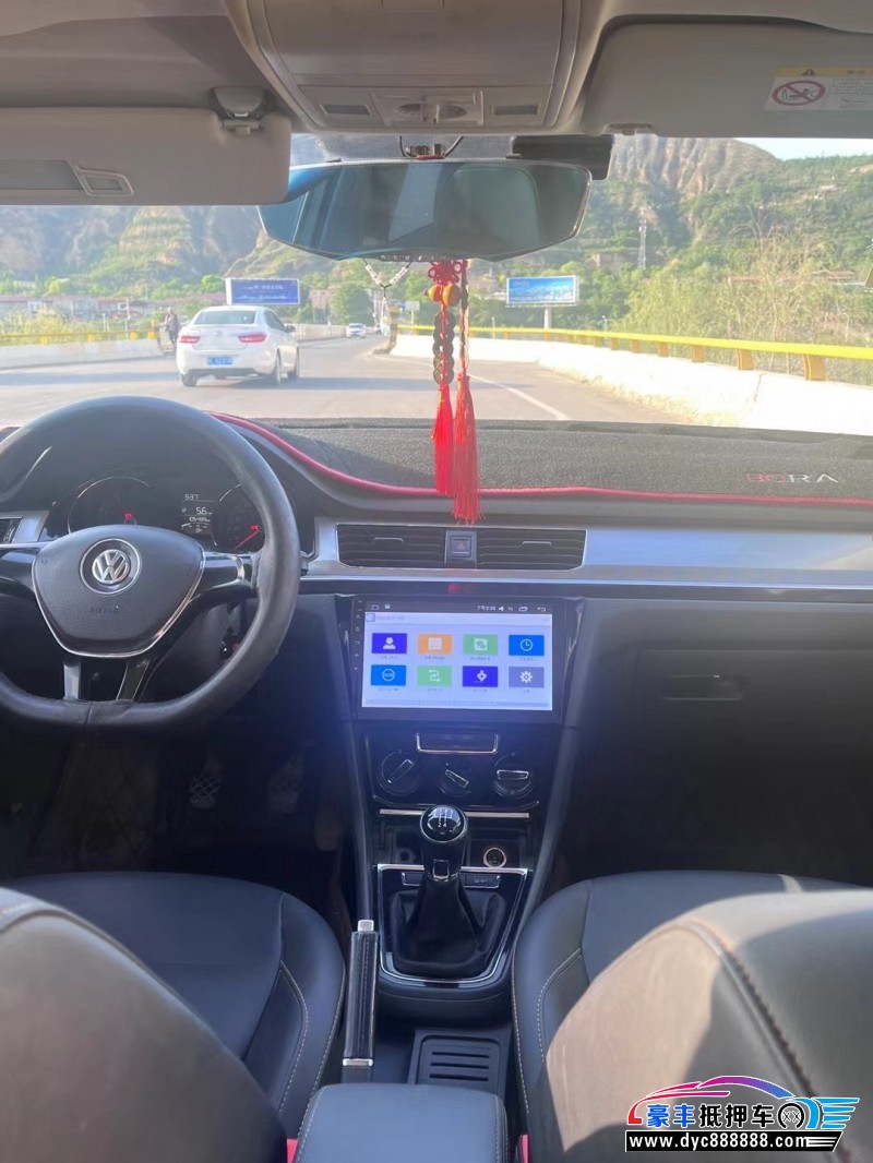 17年大众宝来轿车抵押车出售