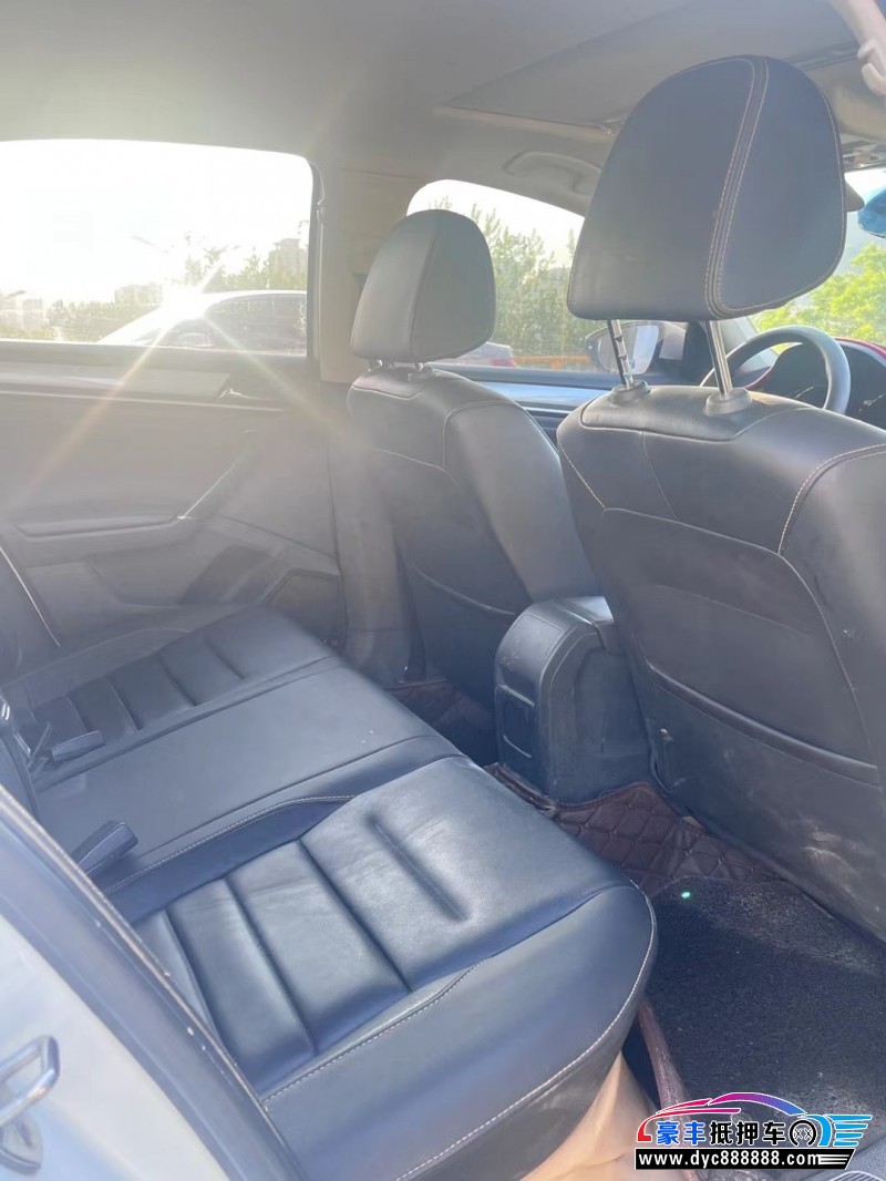 17年大众宝来轿车抵押车出售