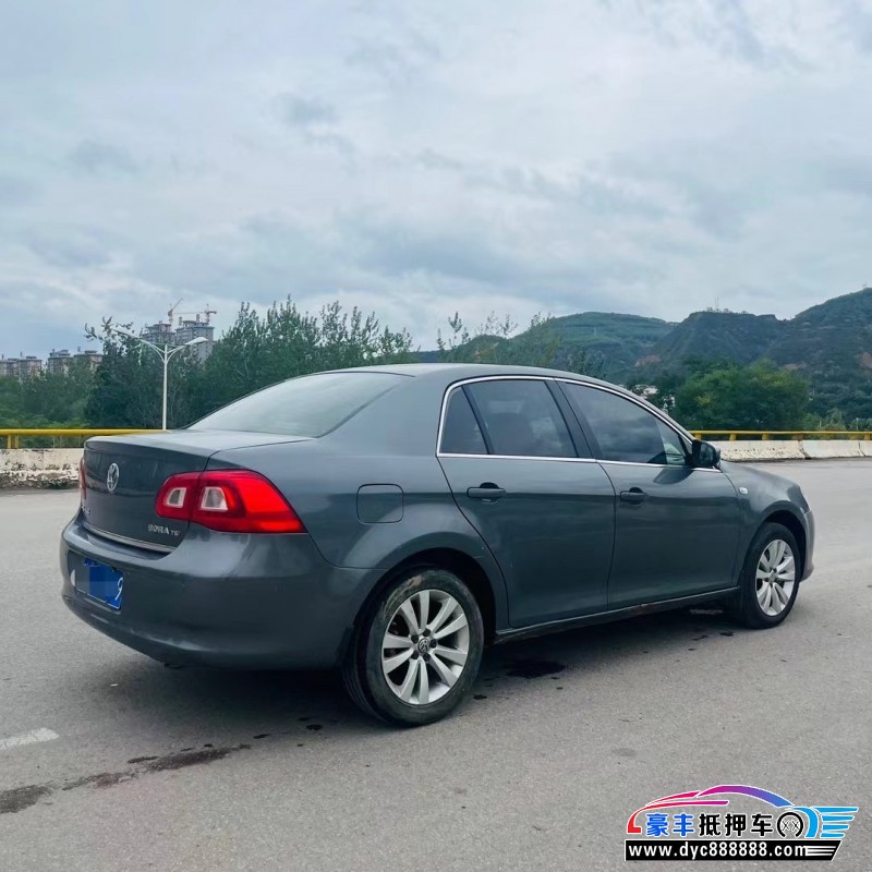 13年大众宝来轿车抵押车出售