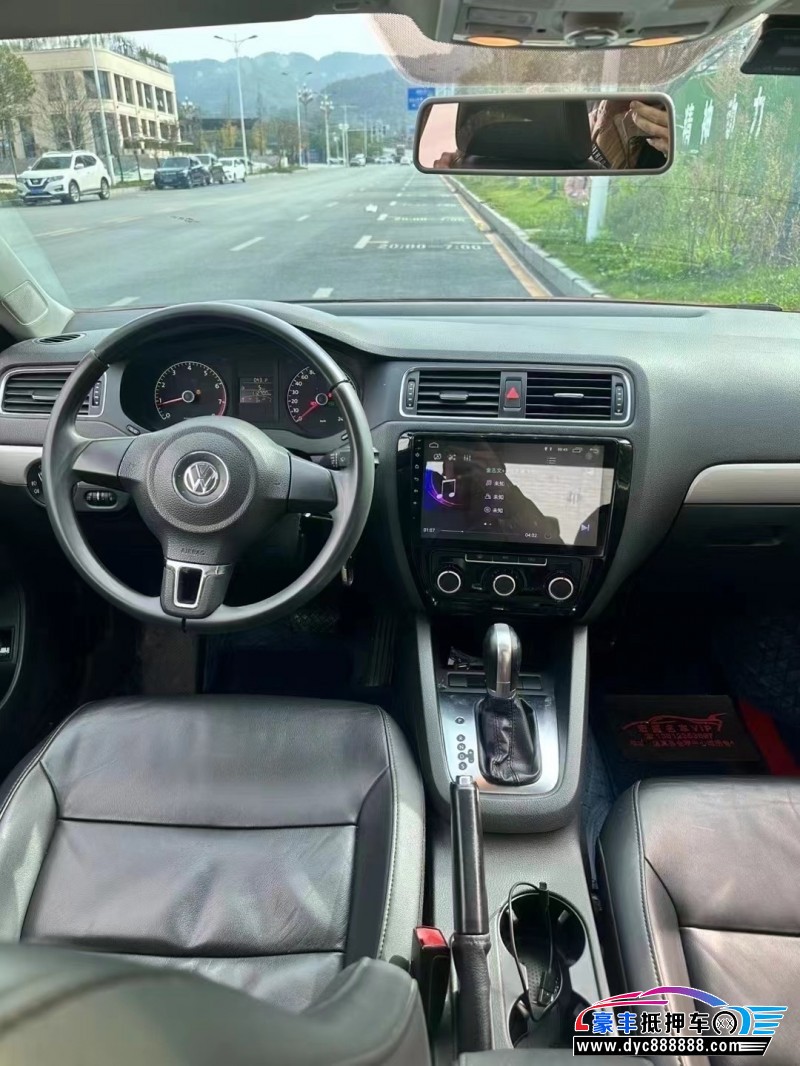 15年大众速腾轿车抵押车出售