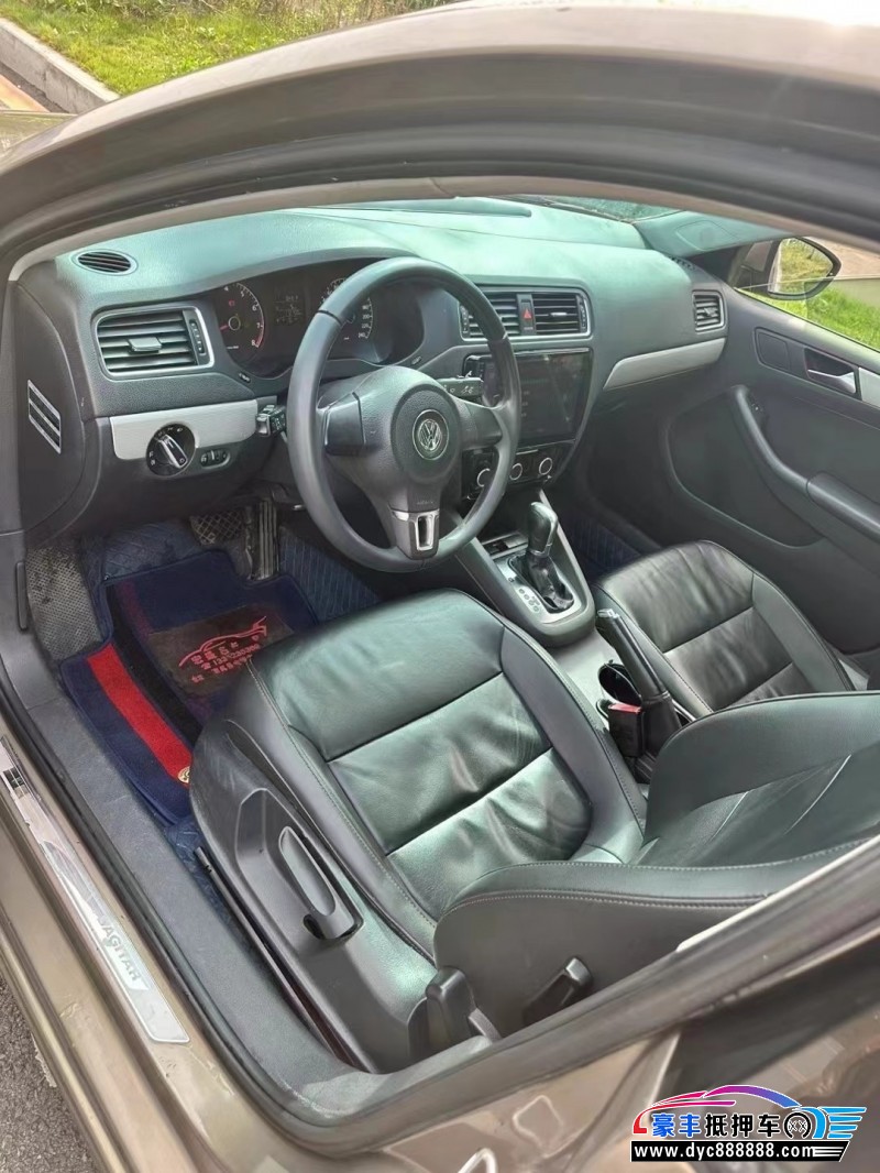 15年大众速腾轿车抵押车出售