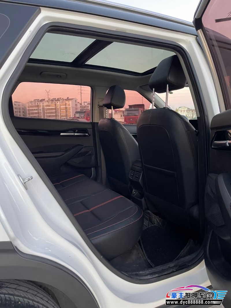 20年起亚KX3轿车抵押车出售