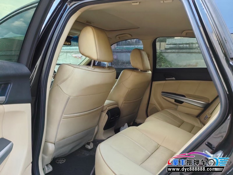 12年本田雅阁轿车抵押车出售