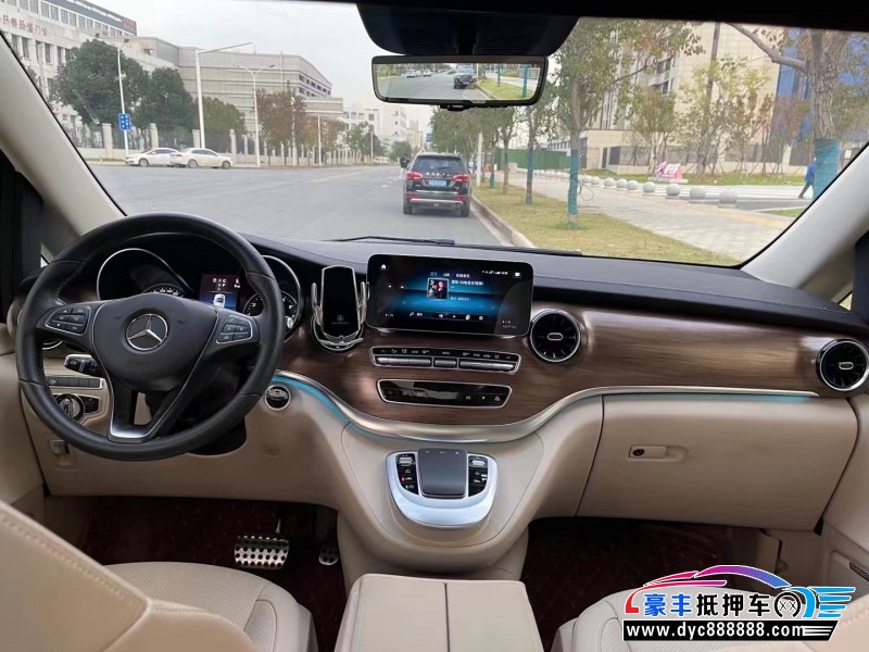 22年奔驰V轿车抵押车出售